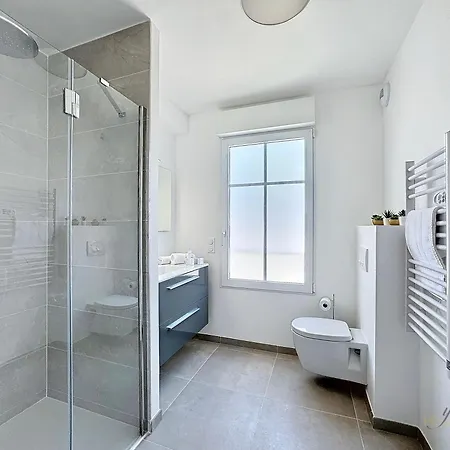 Opale Yourhosthelper * Deauville