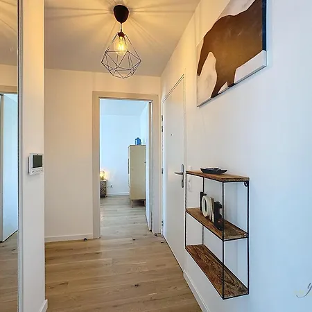 Opale Yourhosthelper *