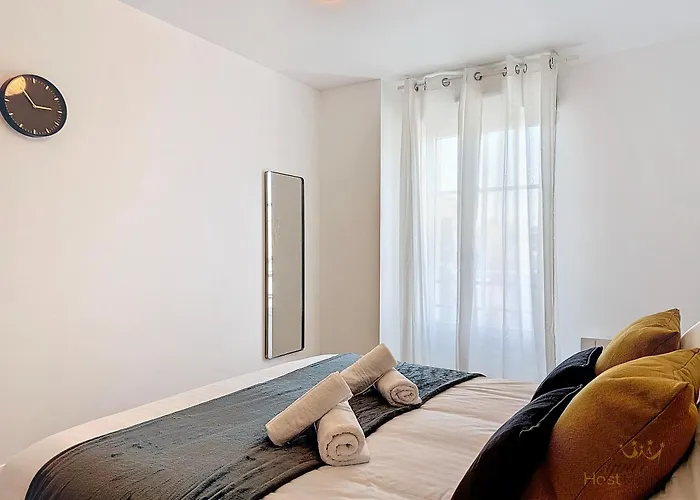 Opale Yourhosthelper